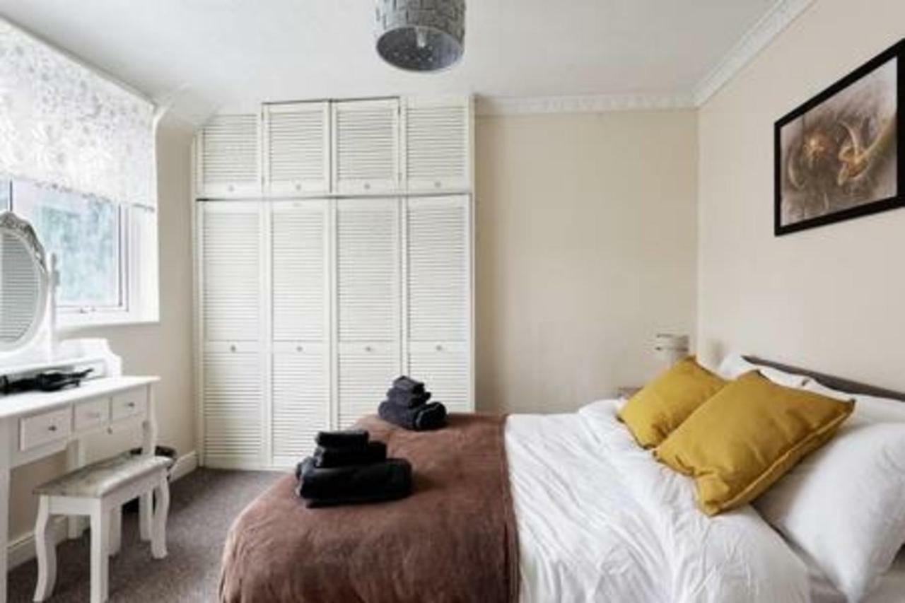 Maidstone Family Homes Upper Road Cottage Eksteriør bilde