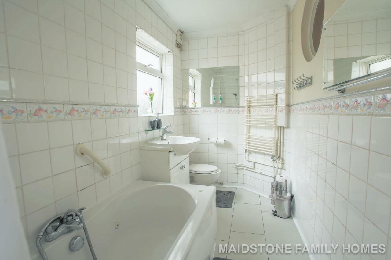 Maidstone Family Homes Upper Road Cottage Eksteriør bilde